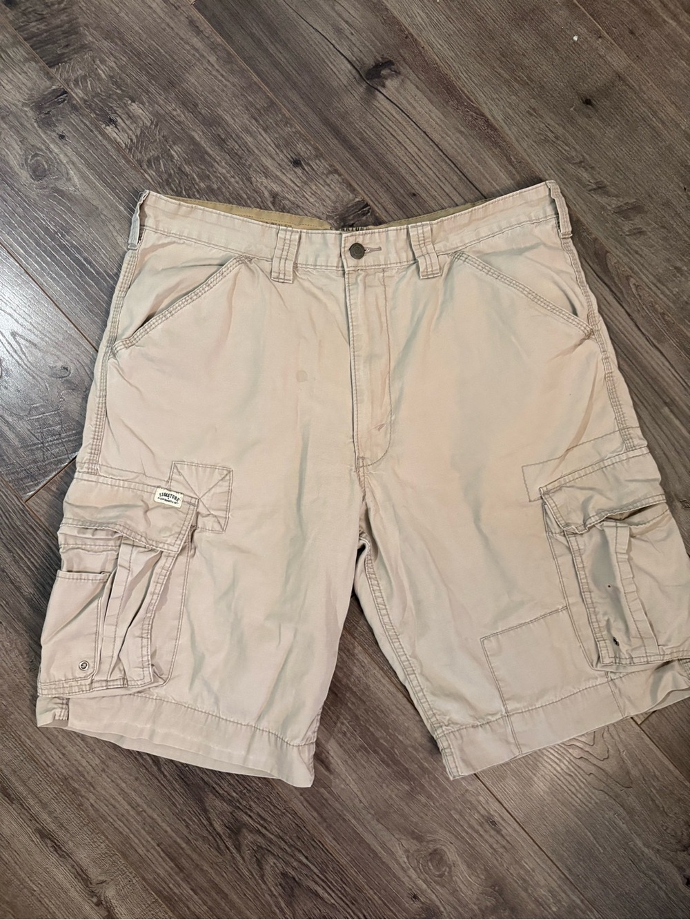 Levi’s cargo shorts 100% Cotton size 36